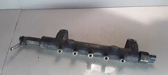 Nissan Primera Fuel main line pipe