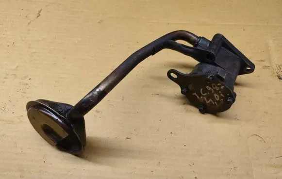 Jeep Cherokee XJ Oil sump strainer pipe