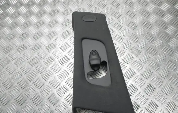 Maserati Ghibli (B) pillar trim (bottom) 06700113990