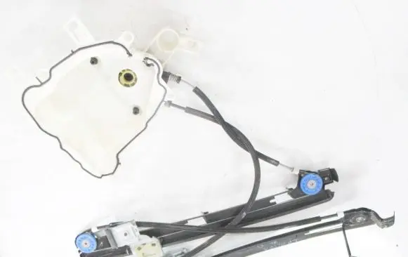 Seat Altea XL Front door window regulator motor 5P0837401AK