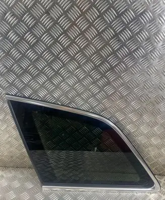 Audi Q7 4M Rear side window 4M0845297B