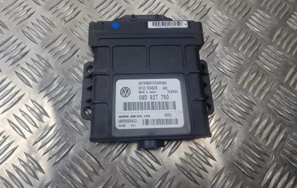 Volkswagen Touareg I Gearbox control unit/module 09D927750