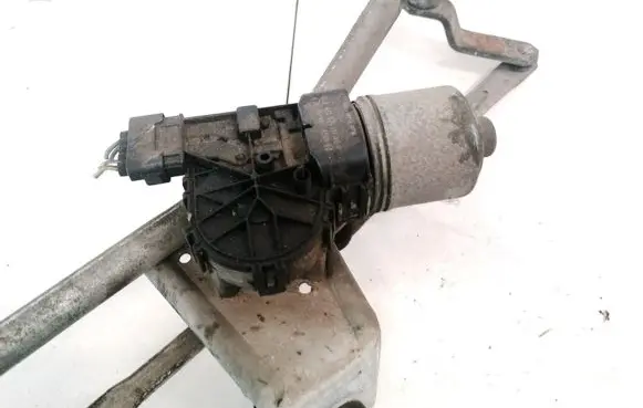 Peugeot 206 Wiper motor 0390241523