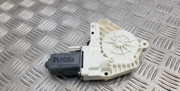 Audi Q3 8U Front door window regulator motor 8K0959802B