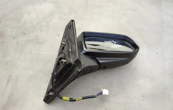 Mazda 323 Front door electric wing mirror E13010089 E13020089