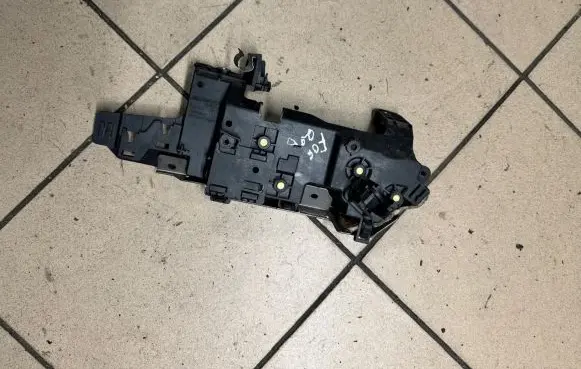 BMW 5 F10 F11 Other engine bay part 624404