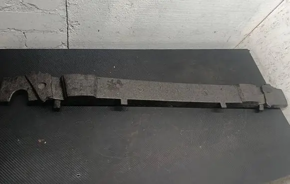Audi Q3 8U Front bumper foam support bar 8U0807550