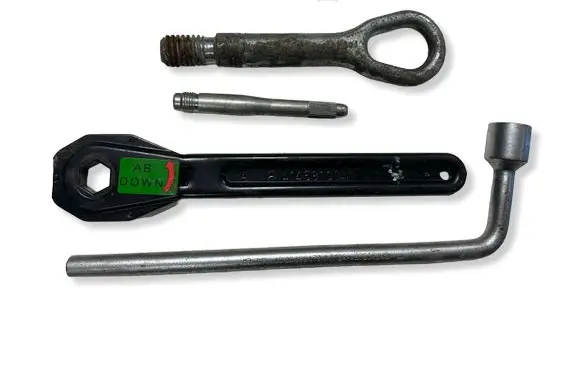 Mercedes-Benz ML W164 Tool set A2215810001 4145810049