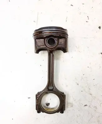 KIA Rio Piston with connecting rod G4LA