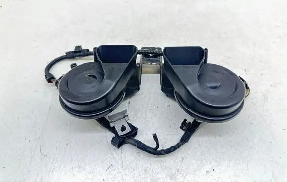 Audi TT TTS Mk2 Horn signal 8J0951223A