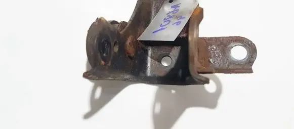 Toyota Yaris Engine mounting bracket