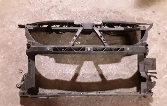 Volkswagen Phaeton Radiator support slam panel