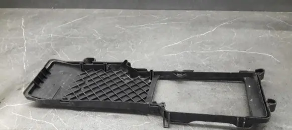 Mercedes-Benz E W210 Fuse box cover 
