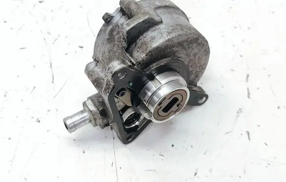 Volkswagen Touareg II Vacuum pump 03H145100C