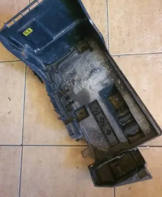 Battery box tray