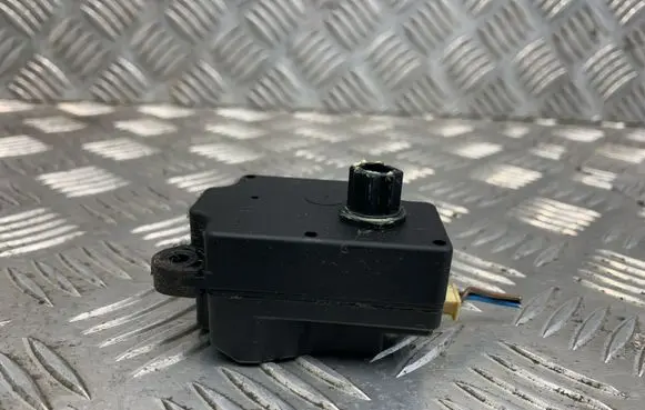 Volvo V50 Air flap motor/actuator 6652A