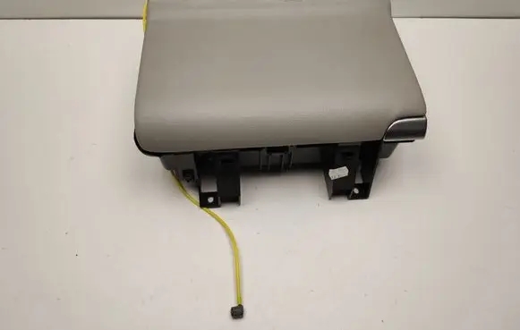 Glove box