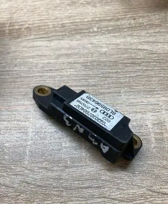 Audi A3 S3 8L Airbag deployment crash/impact sensor 8L0959643B