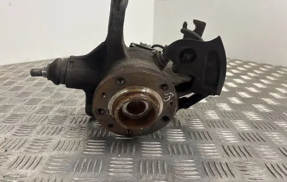 Front wheel hub