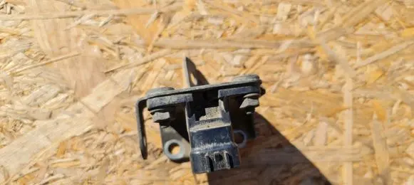 Mazda 5 Vacuum valve 