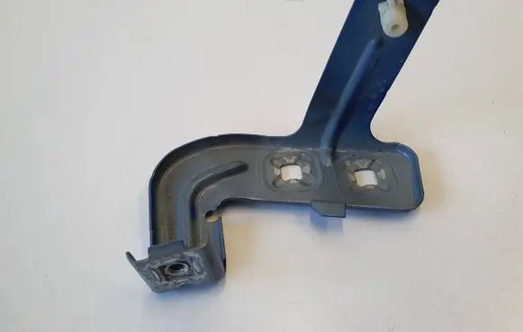 Fender mounting bracket