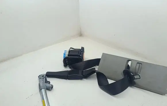 Opel Insignia A Front seatbelt 3063559 M123