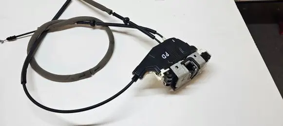 Chrysler Pacifica Front door lock P04589916AE