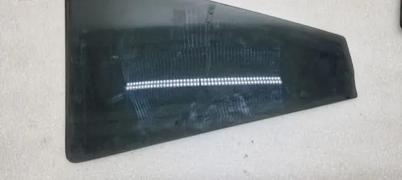 Suzuki Grand Vitara II Rear vent window glass