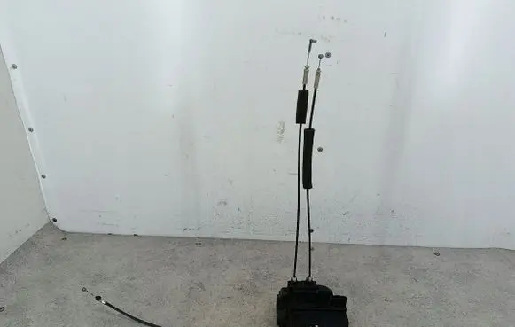 Nissan Murano Z50 Rear door lock 