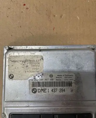 BMW 7 E38 Engine control unit/module 1437284 0261204467 1430696