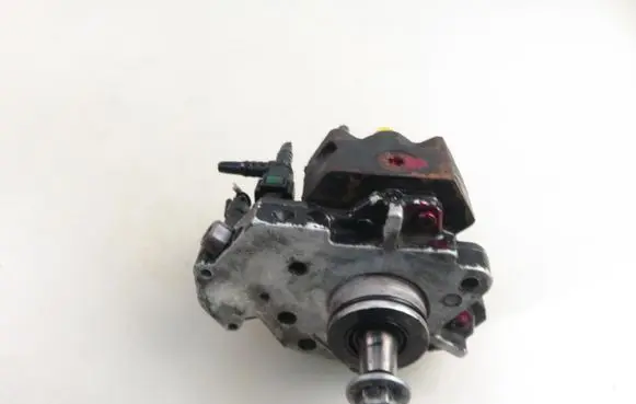Renault Master II Fuel injection high pressure pump