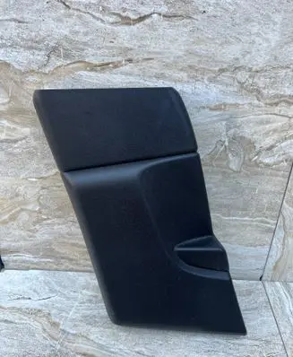 Maserati Levante (B) pillar trim (bottom) 670040376