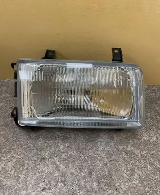 Volkswagen Transporter - Caravelle T4 Headlight/headlamp 4411114R