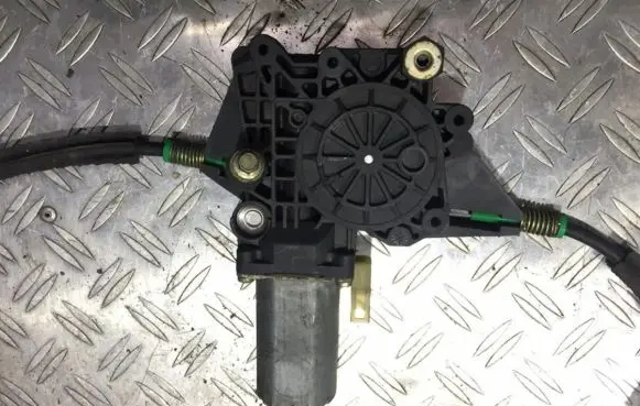 Ford Mondeo MK II Rear door window regulator motor 0130821681