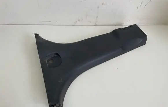 Hyundai Santa Fe (B) pillar trim (bottom) U044673800