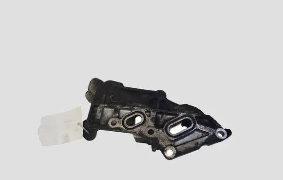 Mazda CX-7 Oil filter mounting bracket