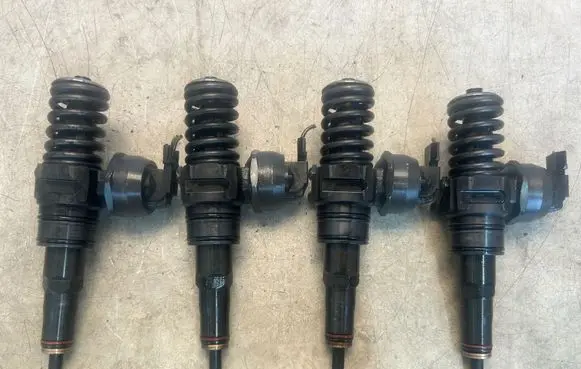Volkswagen Jetta V Fuel injectors set 0414720215 038130073AG
