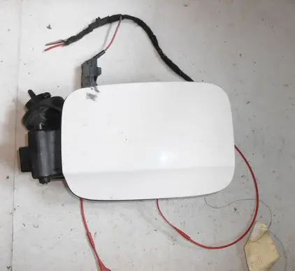 Audi Q3 8U Fuel tank cap 8U0809906E