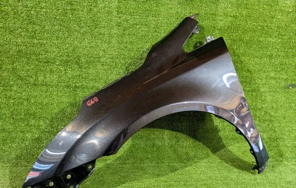 Toyota Avensis T270 Fender