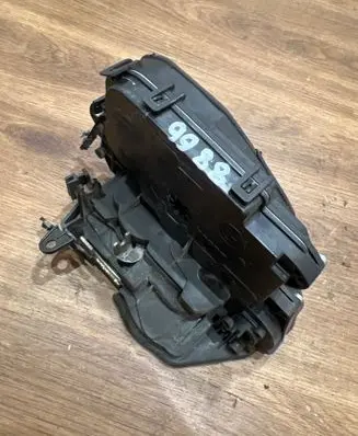 BMW 3 E90 E91 Front door lock 7059973