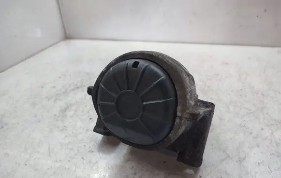 Audi A4 S4 B8 8K Engine mount bracket