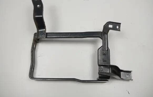 Infiniti QX70 S51 Radiator mount bracket