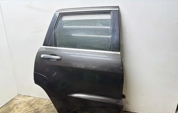 Jeep Grand Cherokee Rear door
