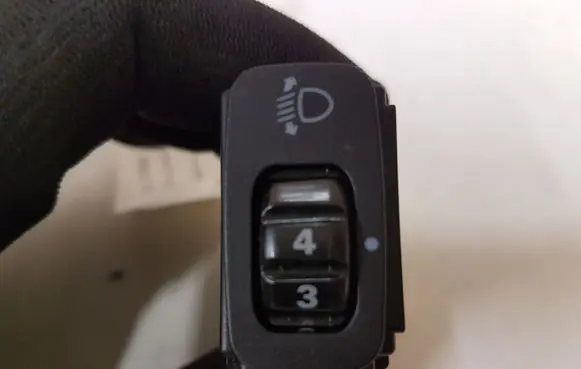 Peugeot 4007 Headlight level height control switch