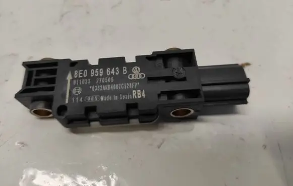 Audi A4 S4 B7 8E 8H Airbag deployment crash/impact sensor 8E0959643B 11033270505