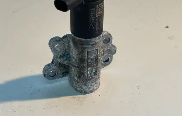Volvo XC90 Camshaft vanos timing valve 31480440