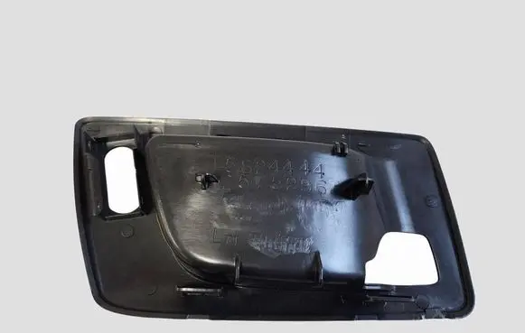 Cadillac CTS Front door handle cover 5824444 575296