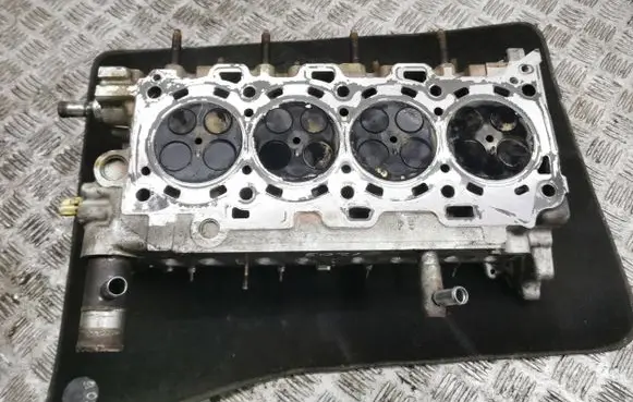 Toyota Corolla Verso AR10 Engine head 6JA5624