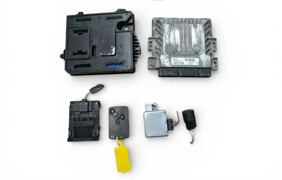 Renault Megane III Engine ECU kit and lock set S180153104A 237102426R