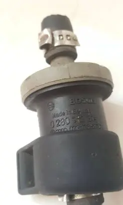 Volkswagen Caddy Valve vacuum 077133517D